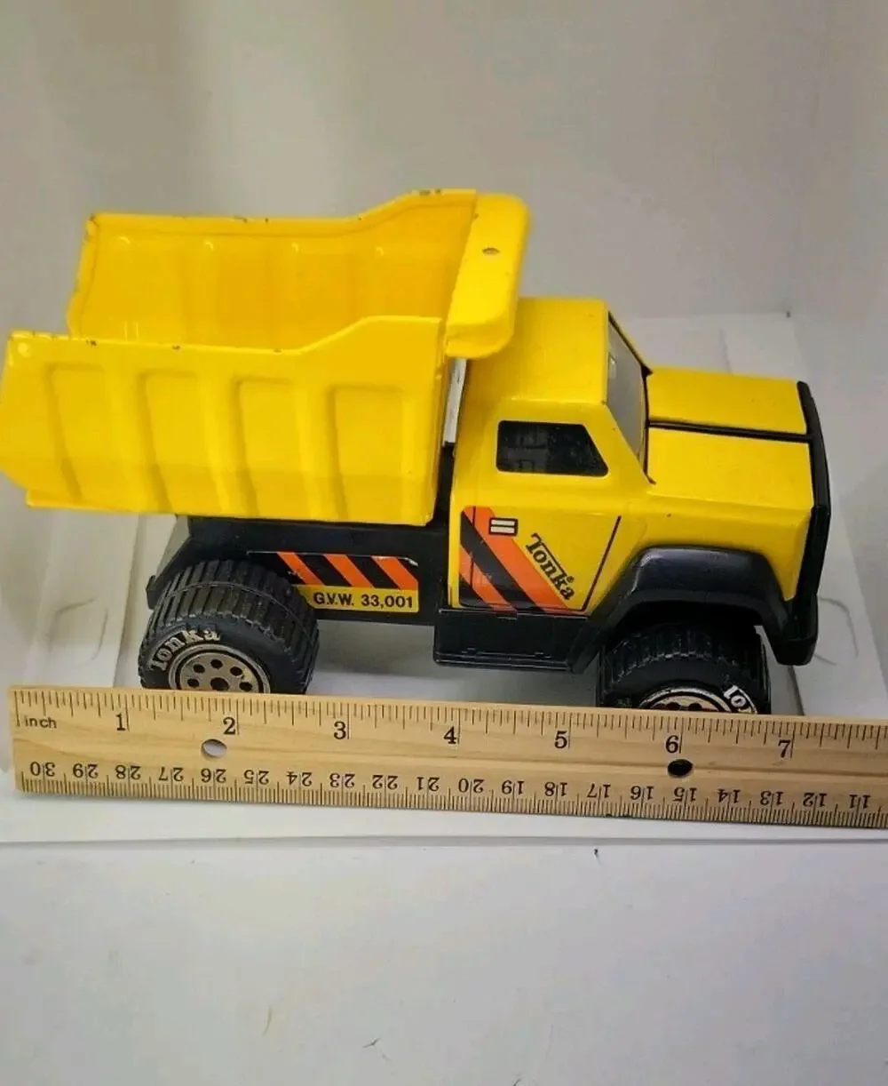 Vintage 80's Tonka Dump Truck, 8